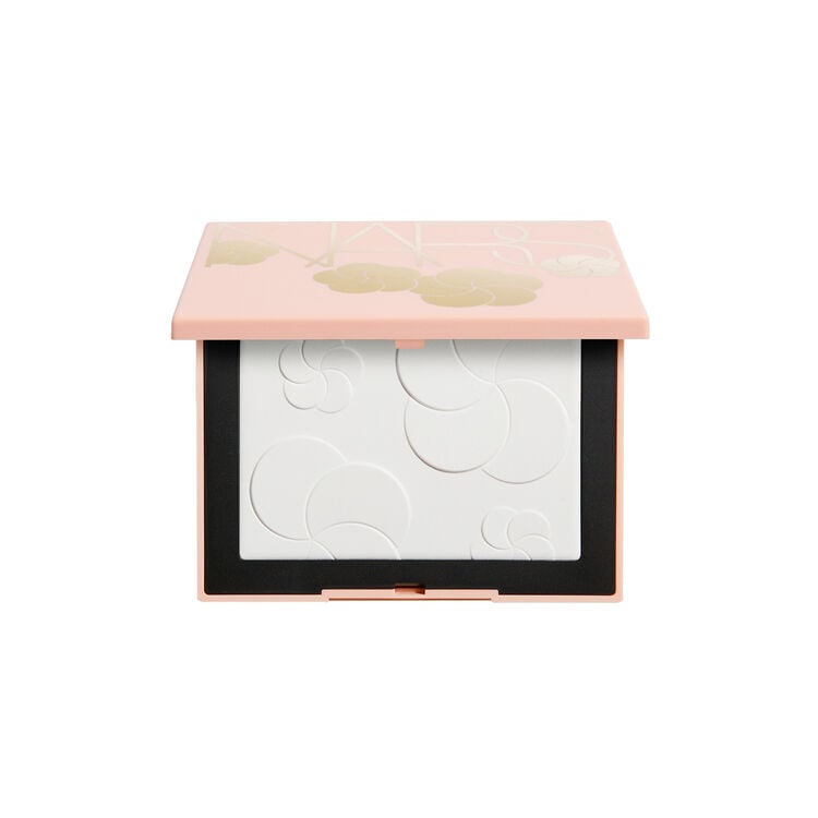 Display zoomed image number 1: LIGHT REFLECTING&trade; SETTING POWDER &ndash; PRESSED, Translucent