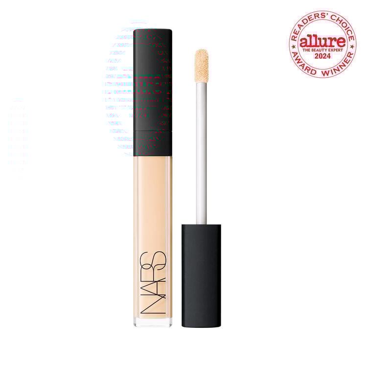 Radiant Creamy Concealer, Nougatine Display zoomed image number 1: Radiant Creamy Concealer, Nougatine