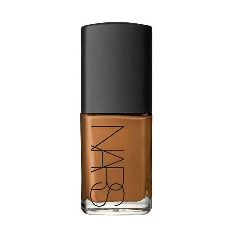 Display zoomed image number 1: Sheer Glow Foundation, New Caledonia