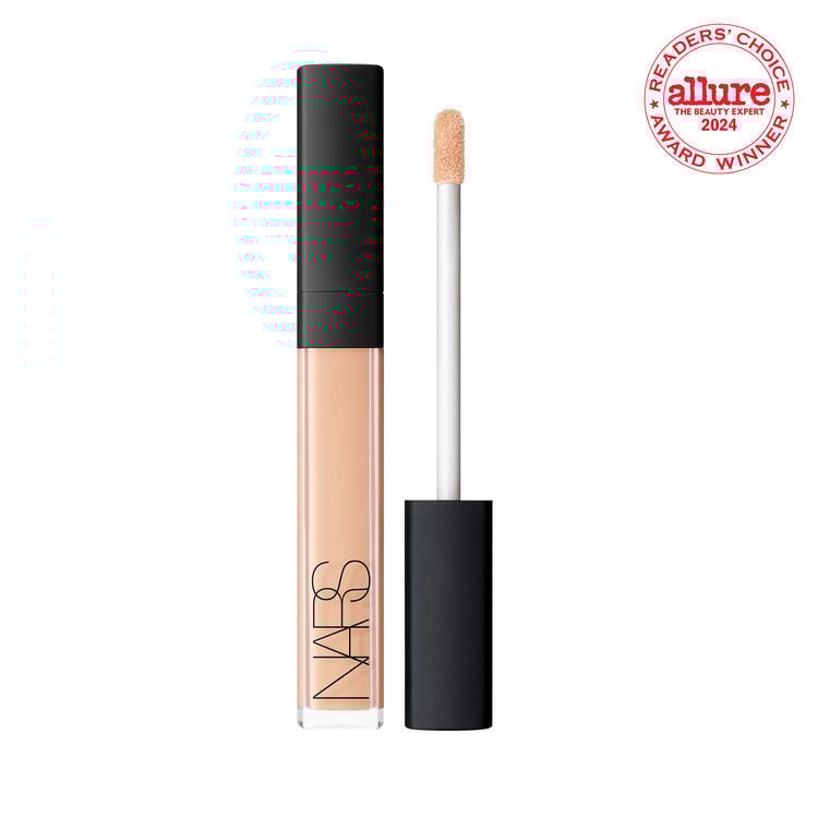 Radiant Creamy Concealer, Tiramisu Display zoomed image number 1: Radiant Creamy Concealer, Tiramisu