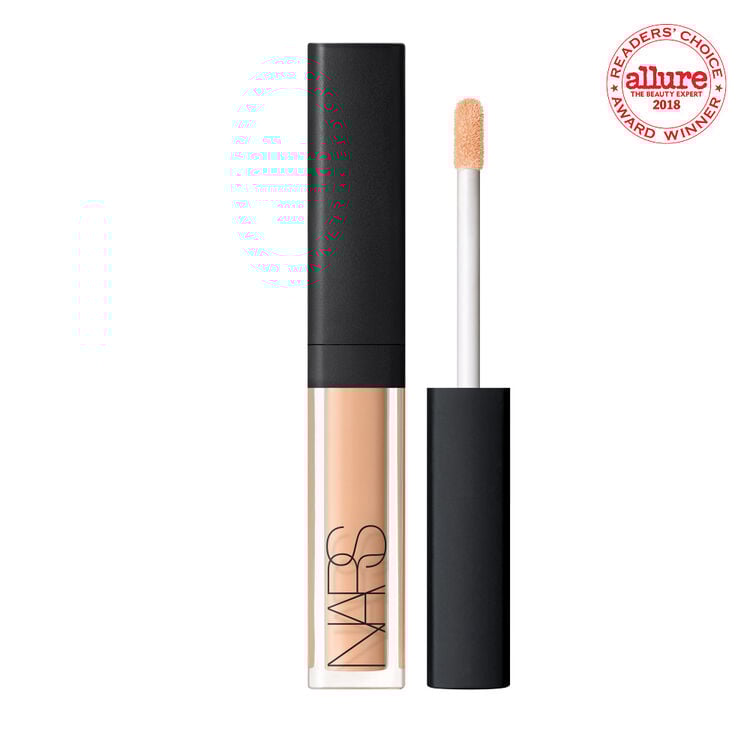 Mini Radiant Creamy Concealer, Toffee Display zoomed image number 1: Mini Radiant Creamy Concealer, Toffee