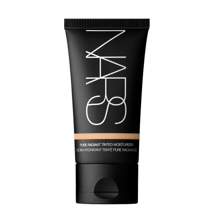 Pure Radiant Tinted Moisturizer, Groenland Display zoomed image number 1: Pure Radiant Tinted Moisturizer, Groenland
