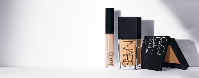 Face : Ace your base with foundation, concealer, primer and setting powder for every skin tone and type