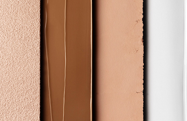 UNE BASE RÉUSSIE NARS Maîtrisez le teint NARS <br>en quatre étapes simples. RÉVÉLATEUR DE TEINT
