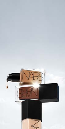 NEW LIGHT REFLECTING FOUNDATION * Instantly blurs & smooths * Evens skin tone by 93%* *Based on a clinical study, immediate results on 31 women. SHOP NOW